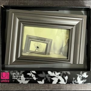NWT Grey 4”x6” Photo Frame